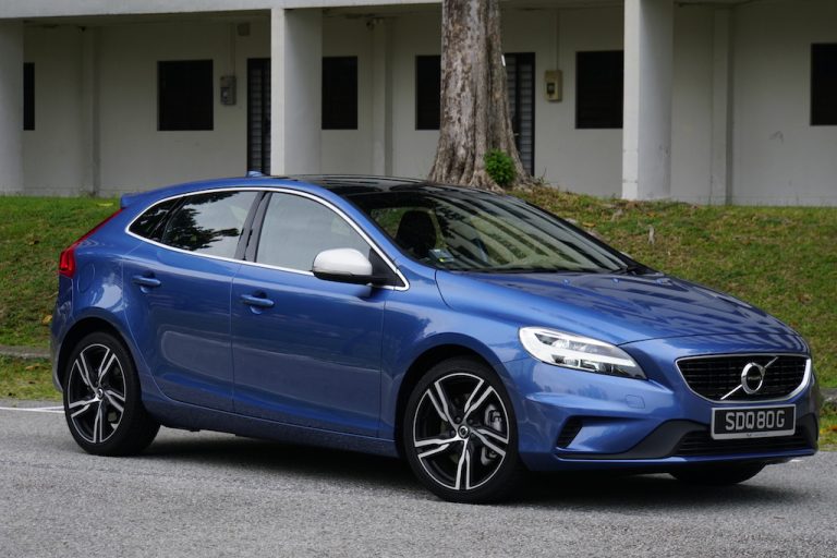 Volvo v40 2018