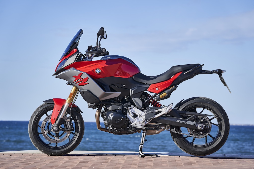 2020 BMW F 900 XR Review : Tracer Bullet - CarBuyer.com.sg