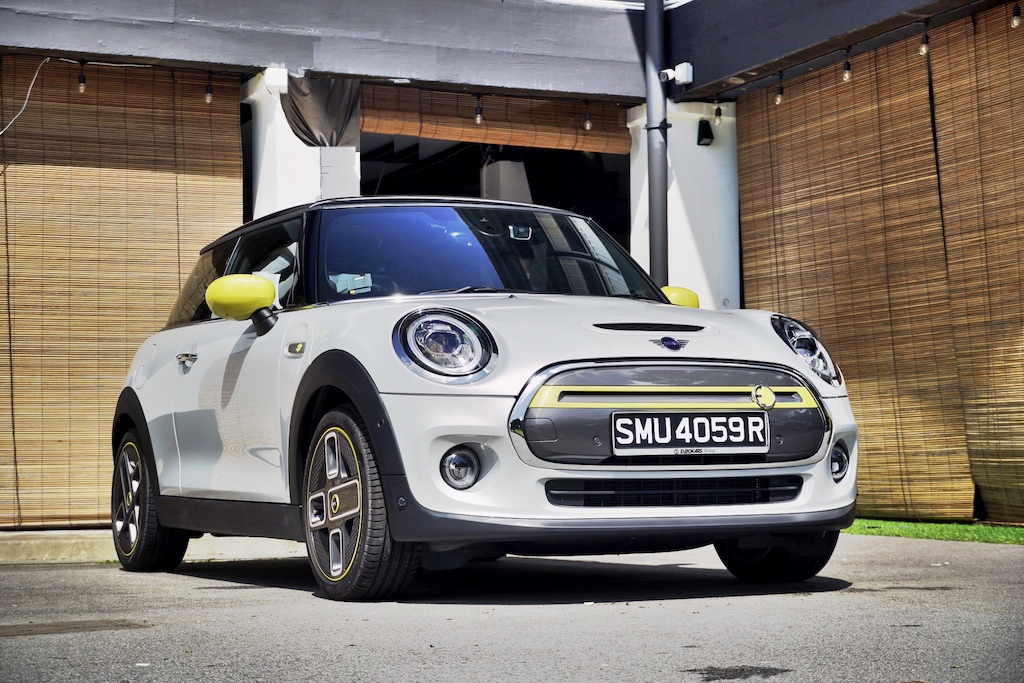 unplug-and-play-the-electric-mini-is-in-singapore-carbuyer-singapore