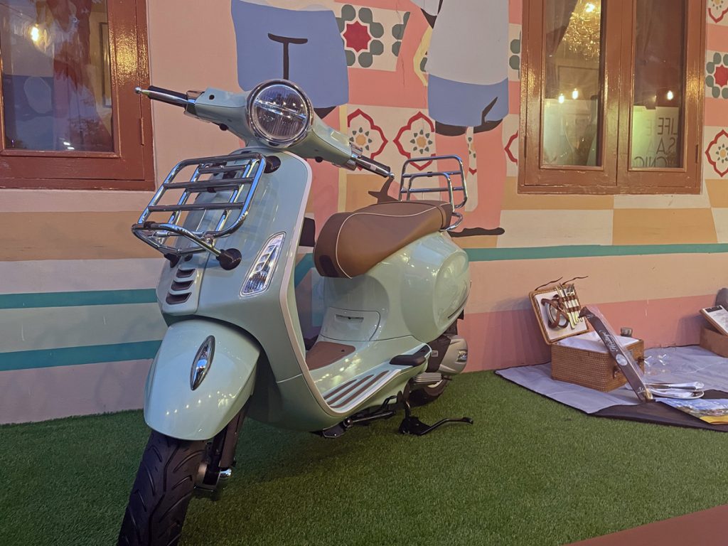 The Vespa Pic Nic Is A Scoot In Good Taste Carbuyer Singapore