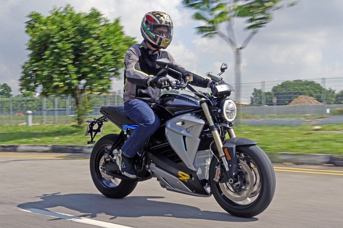2021 Energica EsseEsse9+ Singapore Review - On the road